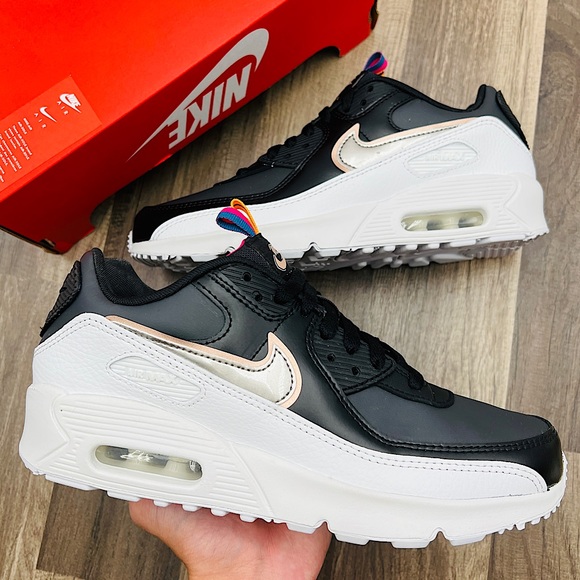 Nike Shoes - Nike Air Max 90 LTR SE